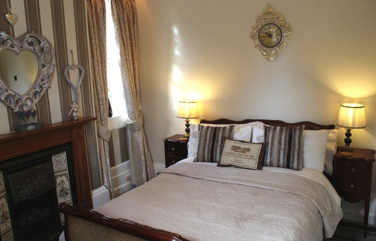 Holly House And Couette-café 4*