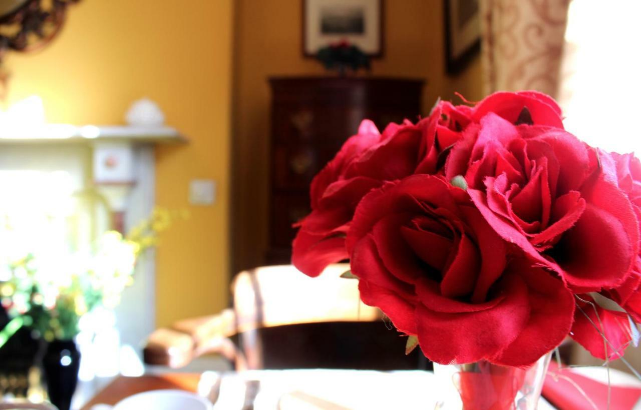 Holly House And Couette-café 4*